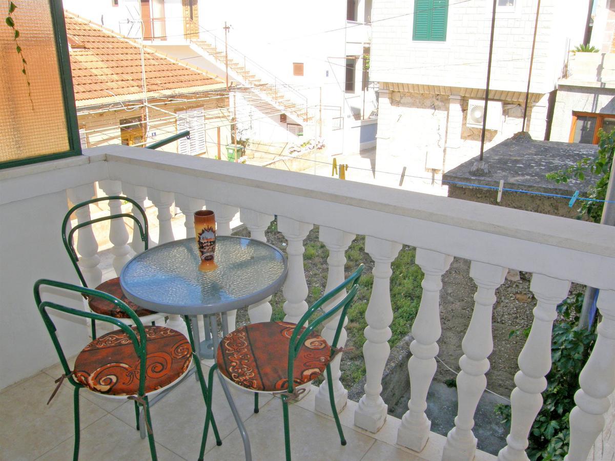 Apartments Jurica Примоштен Экстерьер фото